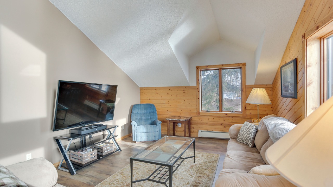Photo of Livingroom in New London
