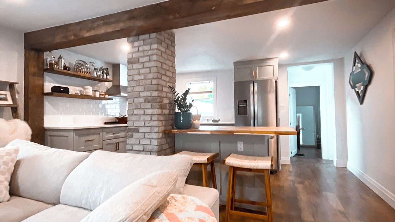 Photo of Livingroom in Sarnia