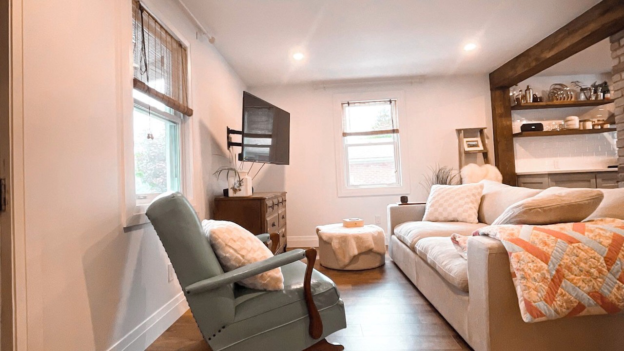Photo of Livingroom in Sarnia