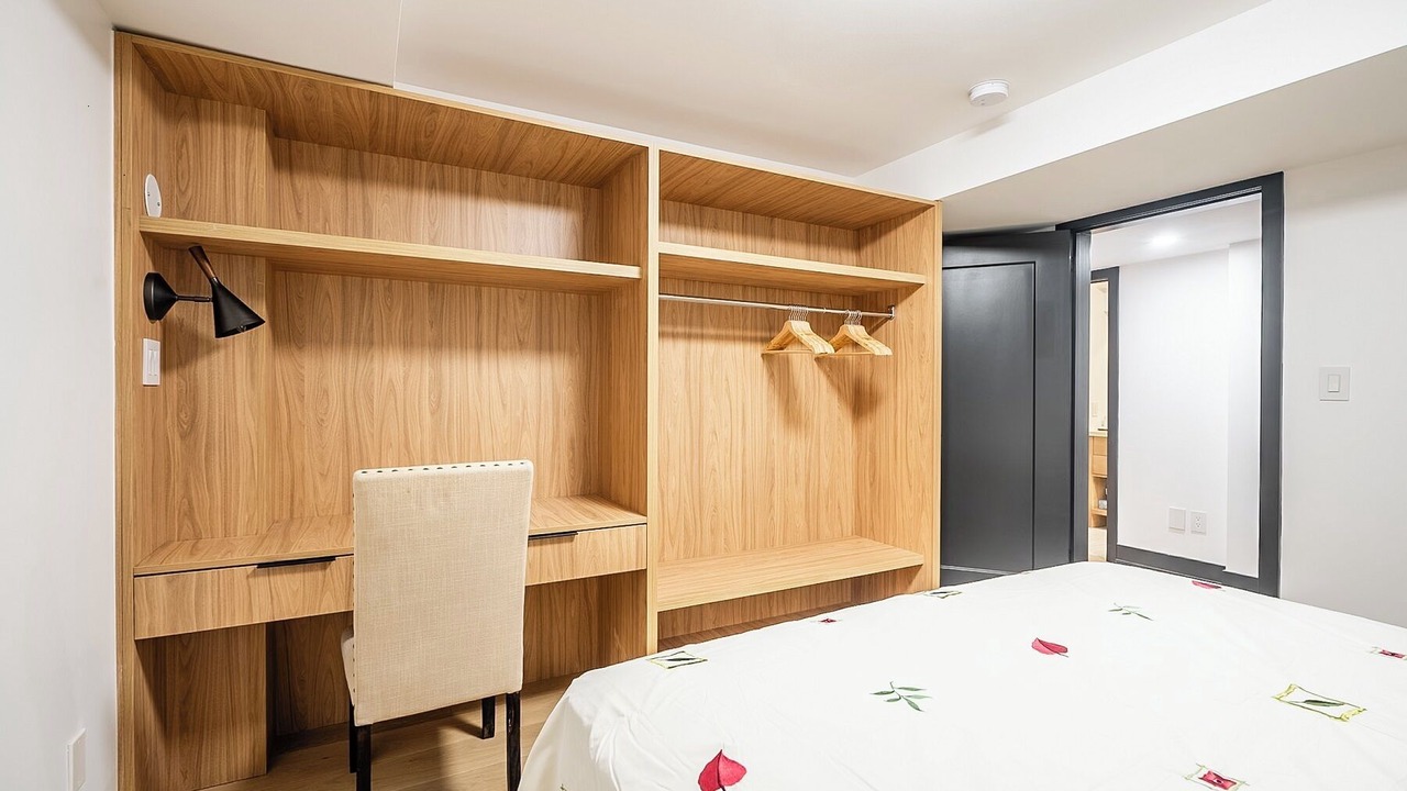 Photo of Bedroom in Lakeview