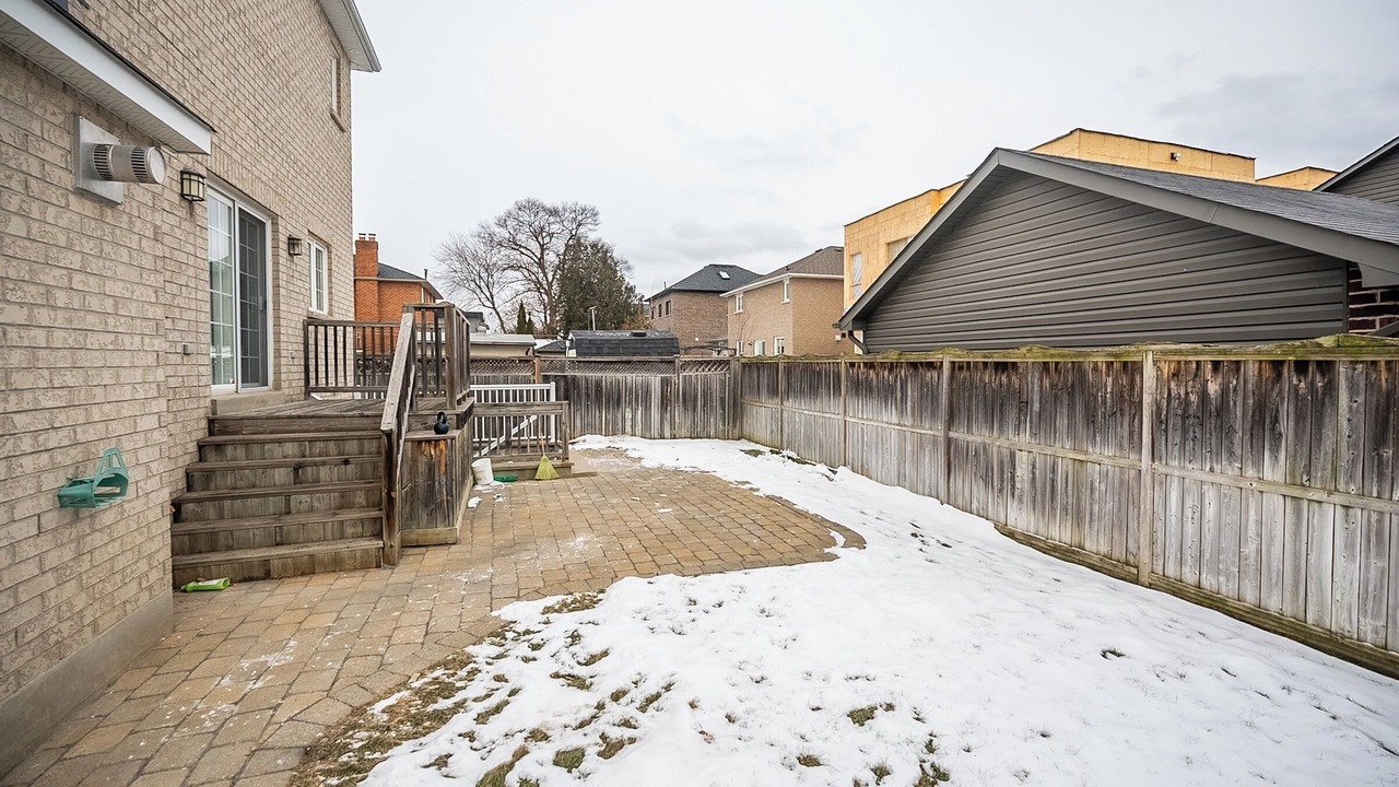 Photo of Outdoor in Lakeview