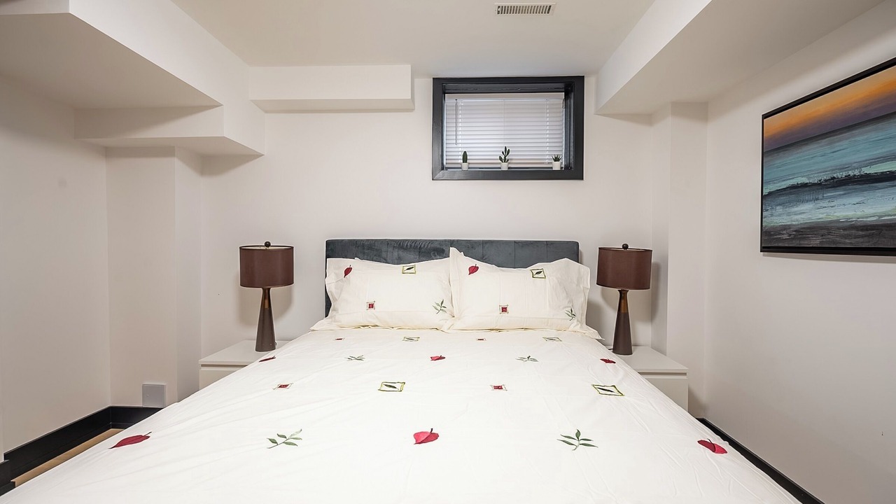 Photo of Bedroom in Lakeview