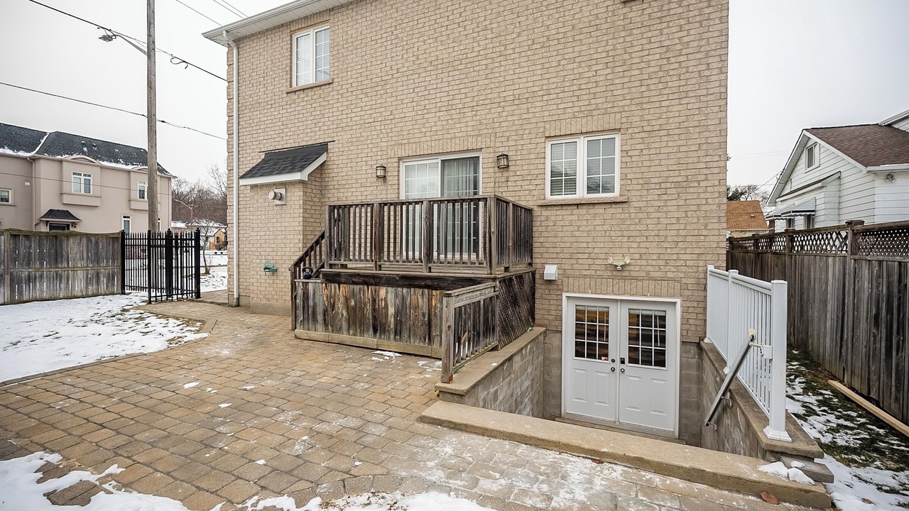 Photo of Outdoor in Lakeview