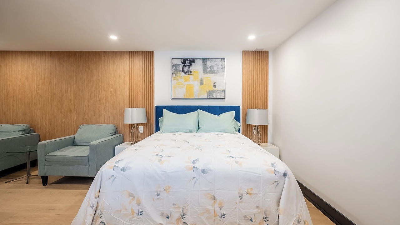 Photo of Bedroom in Lakeview