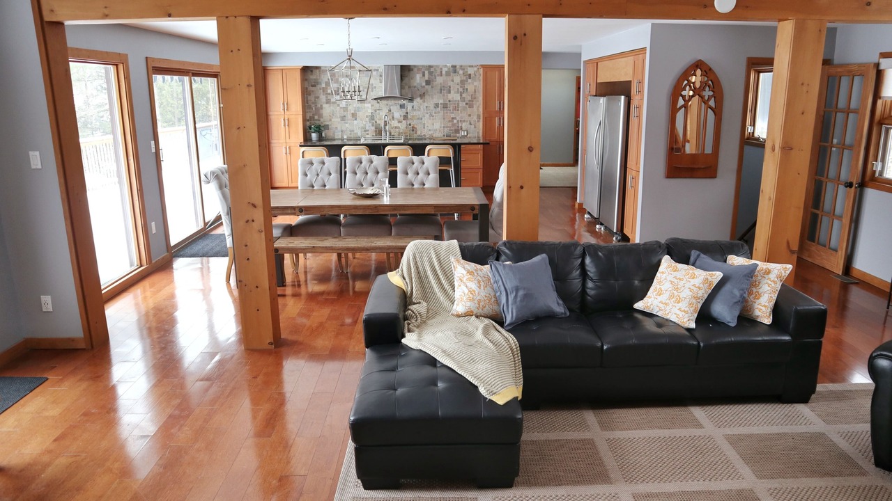 Photo of Livingroom in Central Frontenac