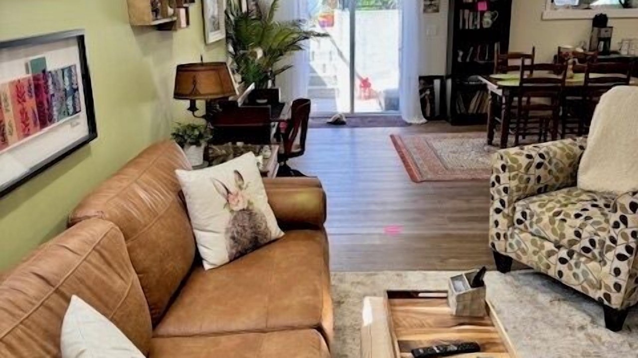 Photo of Livingroom in Cobourg
