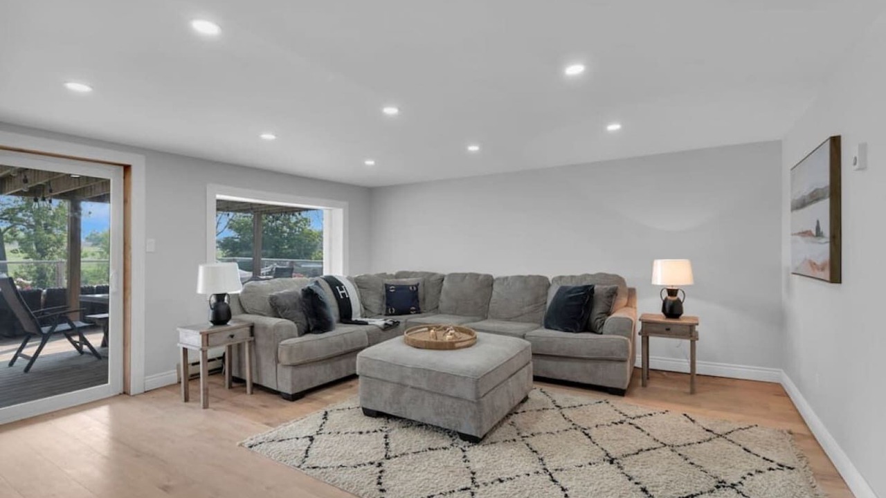 Photo of Livingroom in Caledon