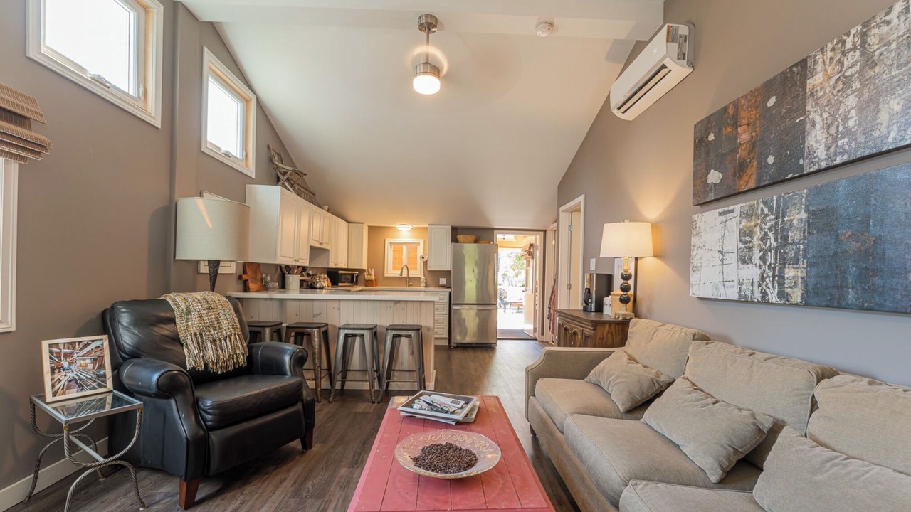 Photo of Livingroom in Victoria Road