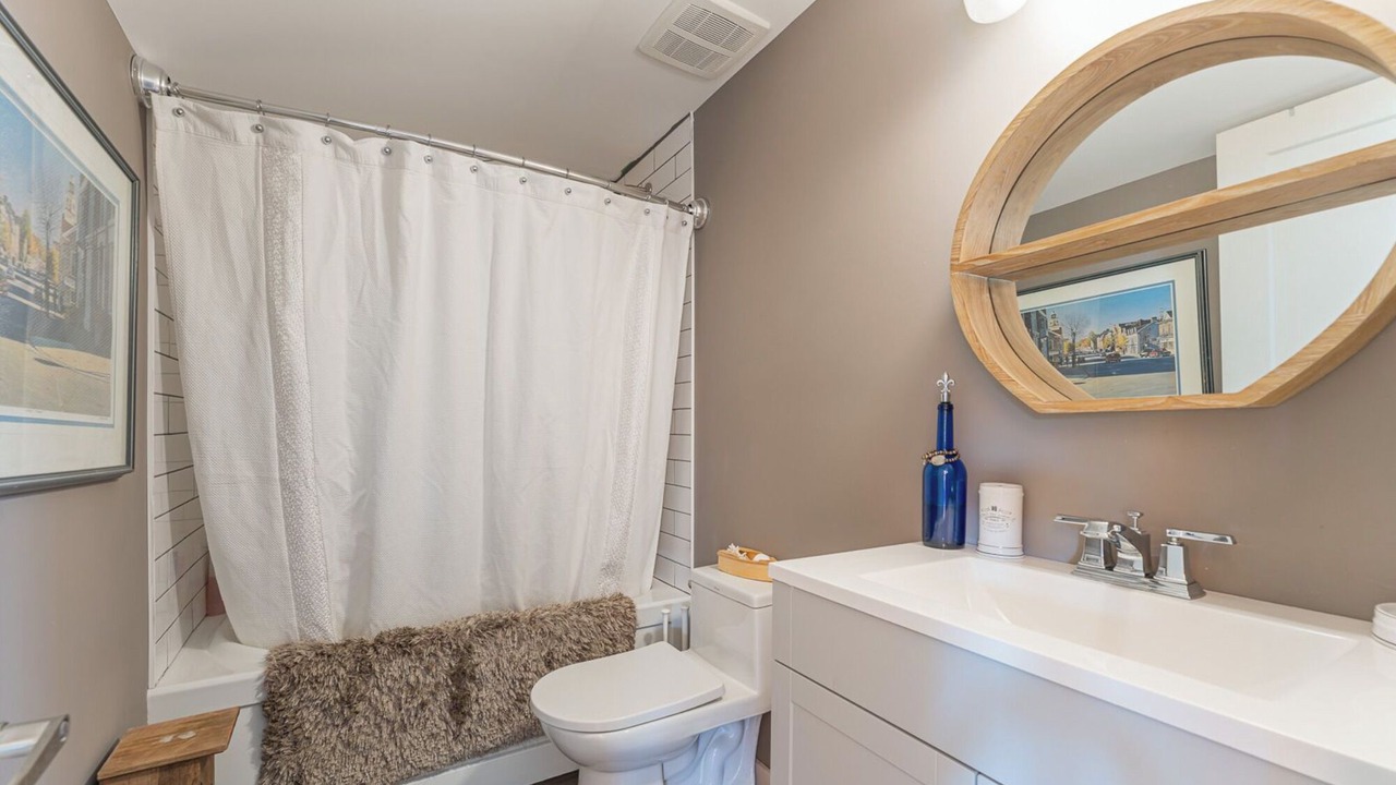 Photo of Bathroom in Victoria Road