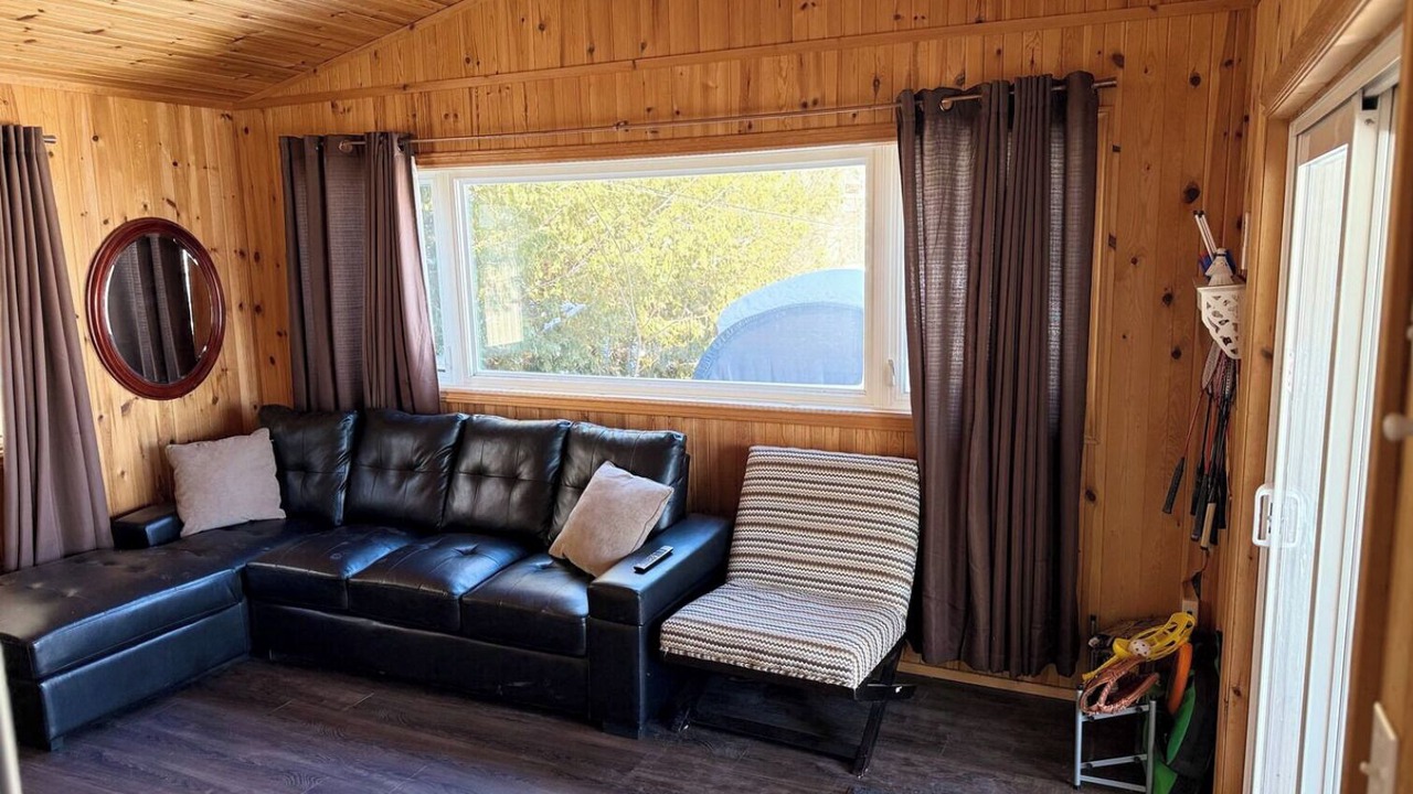 Photo of Livingroom in Victoria Road