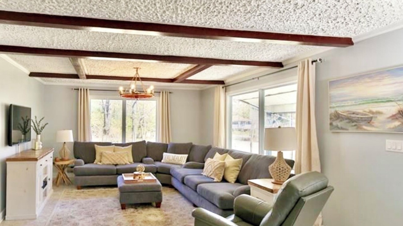 Photo of Livingroom in Tiny