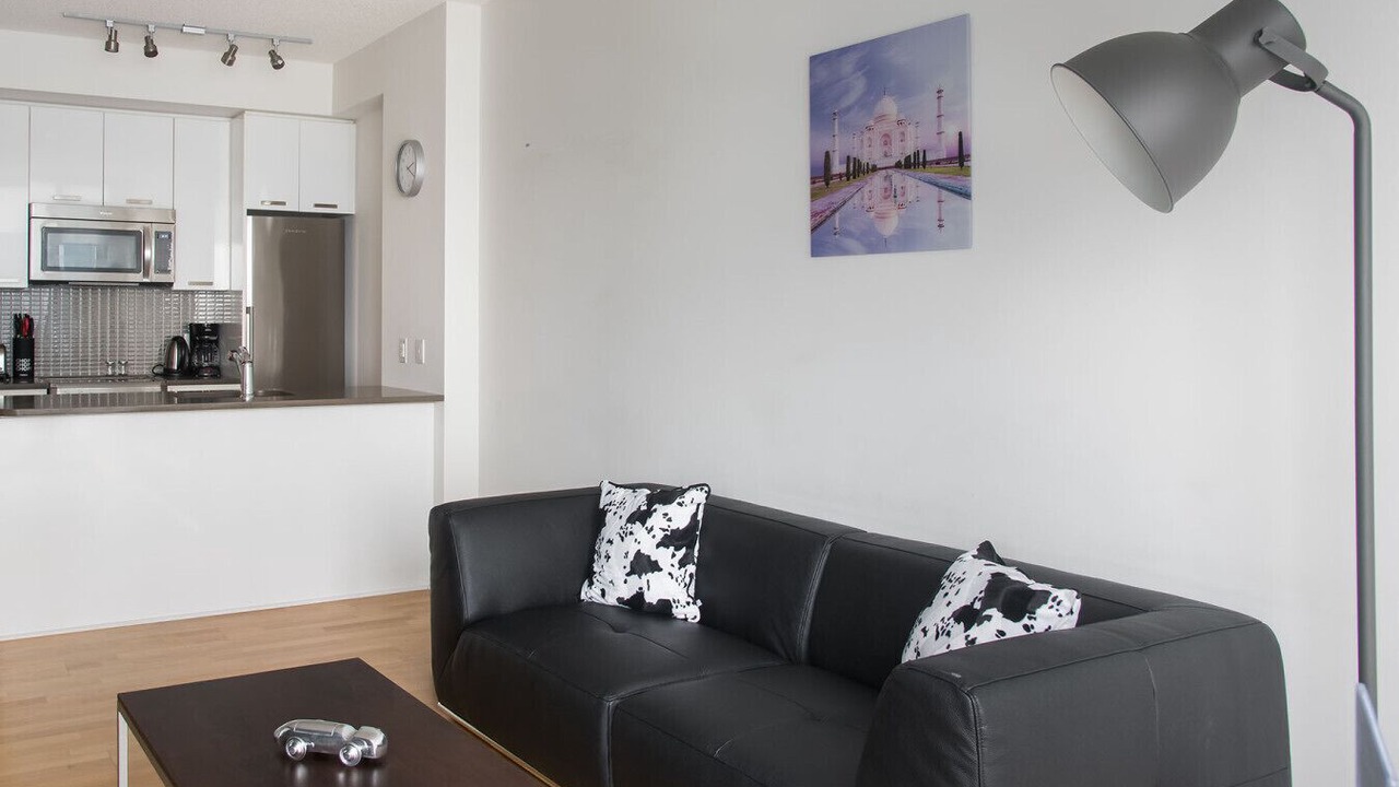 Photo of Livingroom in Toronto Entertainment District