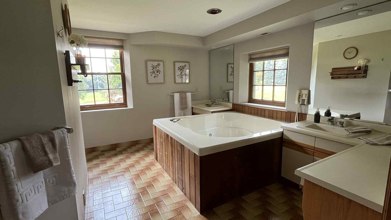 Photo of Bathroom in Guelph/Eramosa