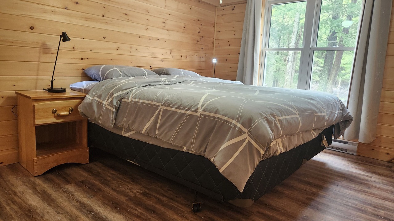 Photo of Bedroom in Lake of Bays