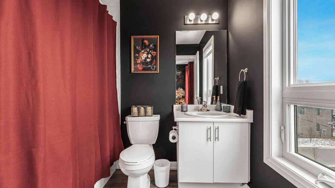Photo of Bathroom in Niagara Falls