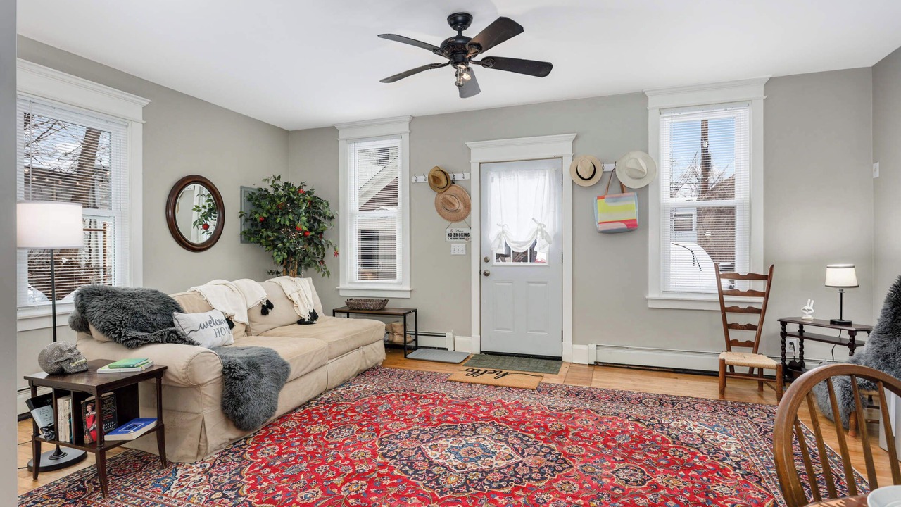 Photo of Livingroom in West Seventh