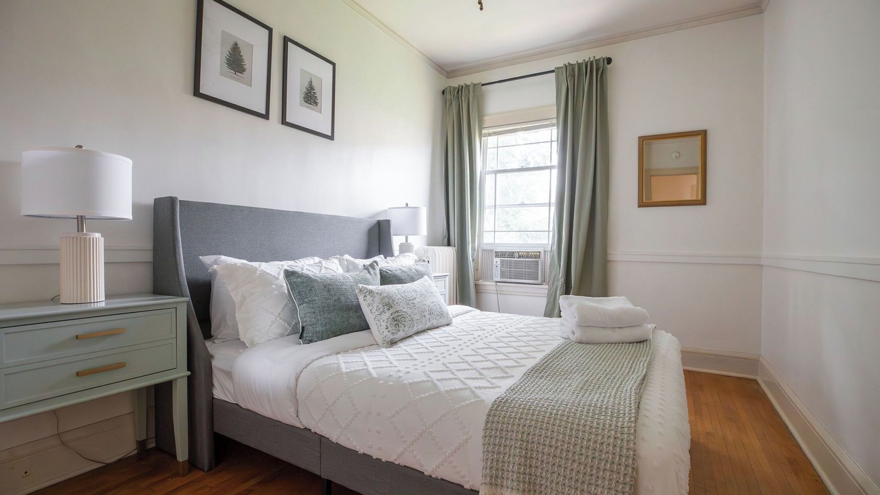 Photo of Bedroom in Whittier