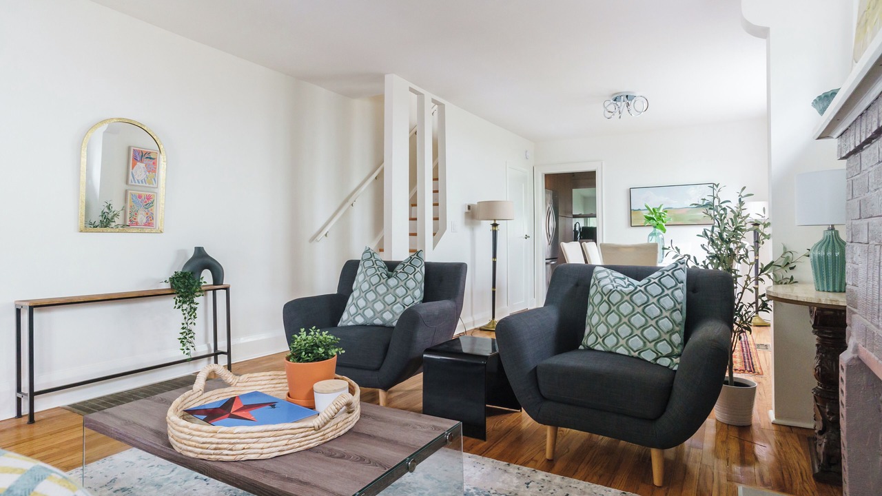 Photo of Livingroom in Upper Beaches