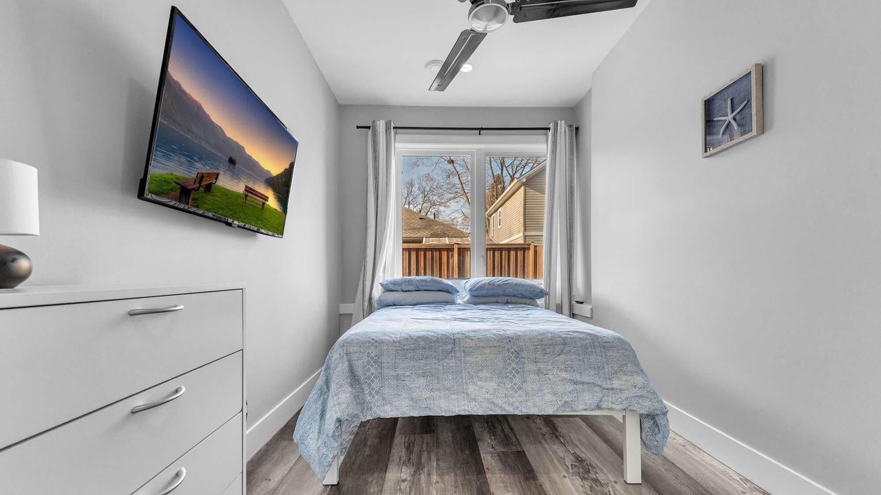 Photo of Bedroom in Grand Bend