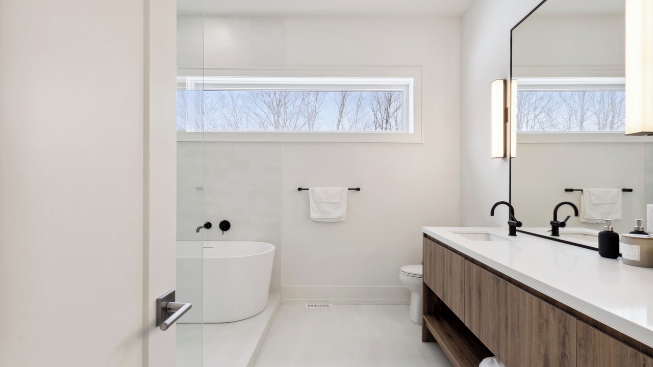 Photo of Bathroom in Georgian Bluffs