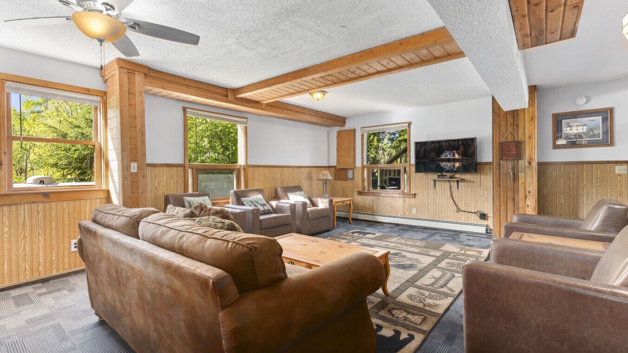 Photo of Livingroom in Emily