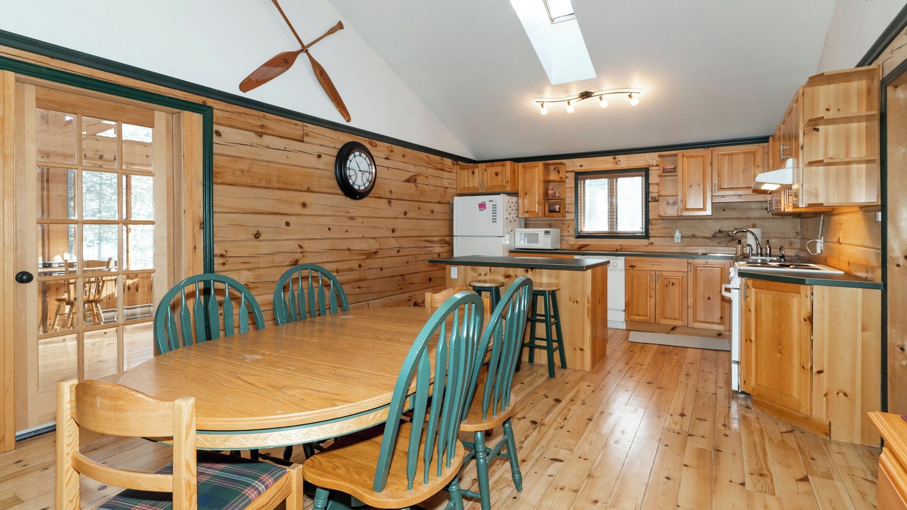 Photo of Kitchen in Algonquin Highlands