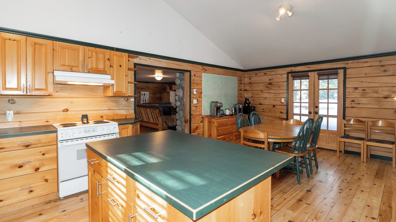 Photo of Kitchen in Algonquin Highlands