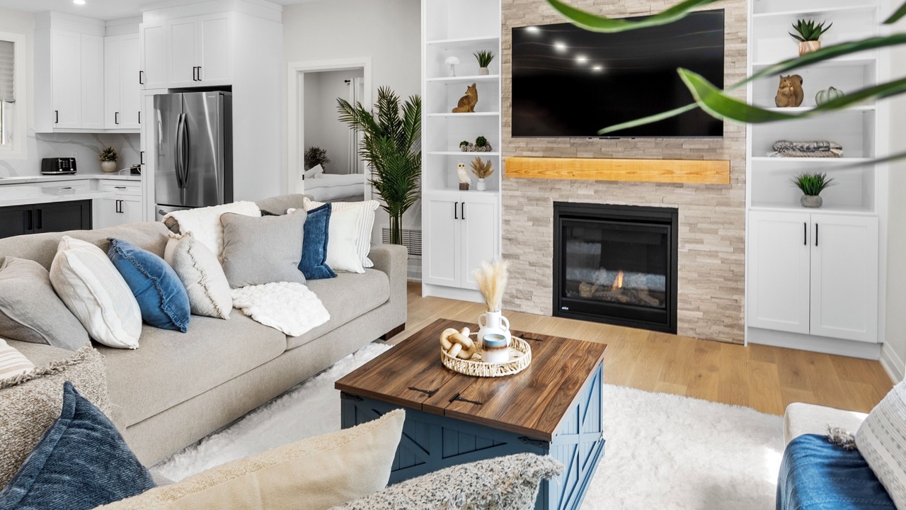 Photo of Livingroom in Alcona