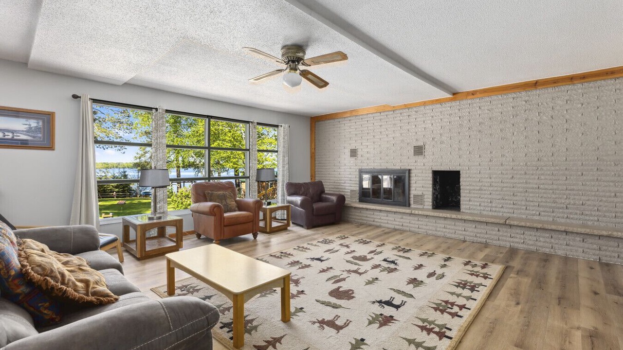 Photo of Livingroom in Emily