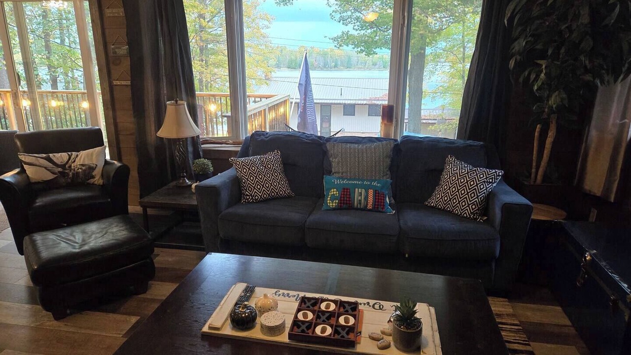 Photo of Livingroom in Centre Hastings