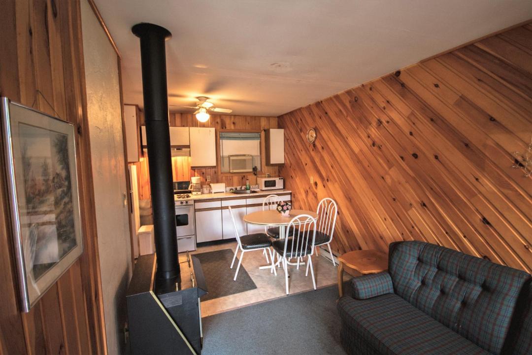 Photo of Livingroom in Bracebridge