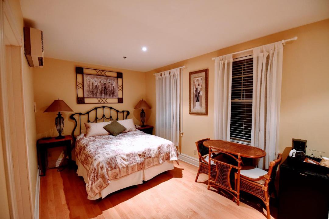 Photo of Bedroom in Burleigh Falls