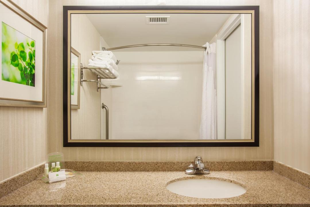 Photo of Bathroom in Northeast Mississauga