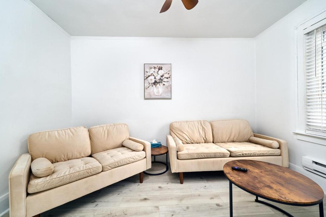 Photo of Livingroom in Bridgeview