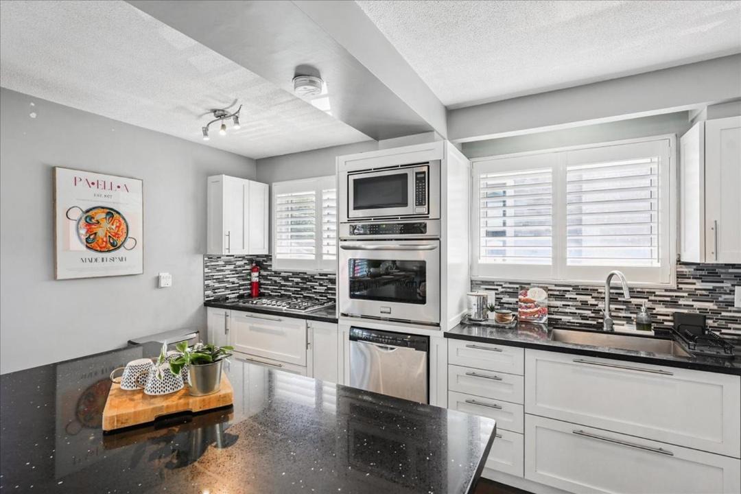 Photo of Kitchen in Northeast Mississauga