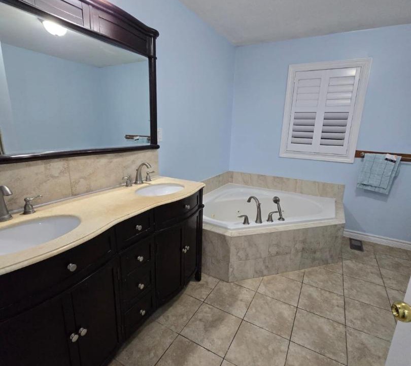 Photo of Bathroom in Adjala-Tosorontio