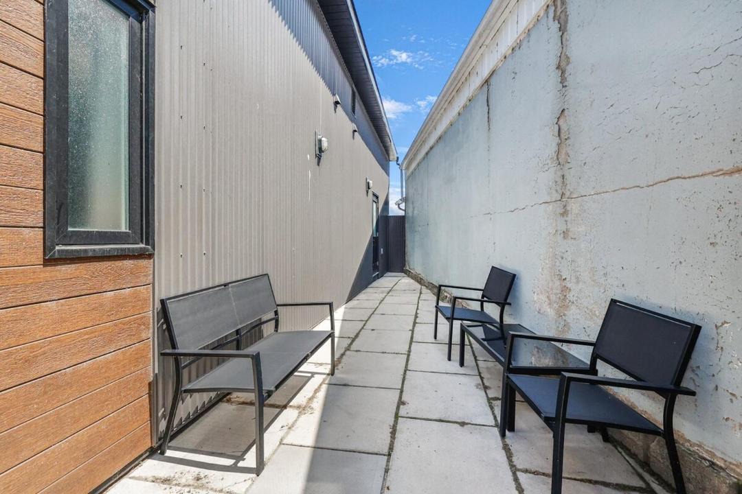 Photo of Patio Balcony in Manitoulin District