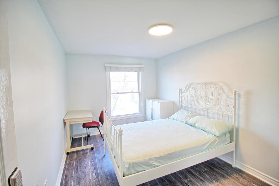 Photo of Bedroom in Thornhill