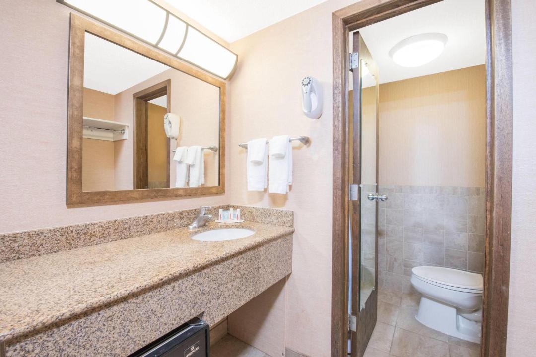 Photo of Bathroom in Endion