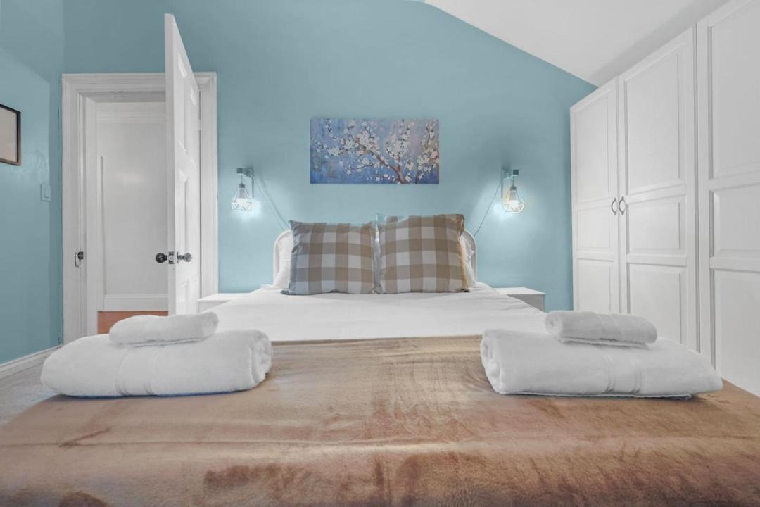 Photo of Bedroom in Cobourg