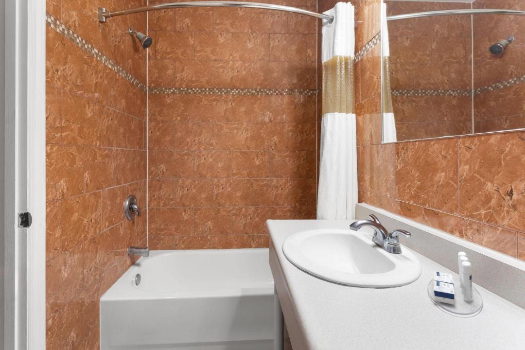 Photo of Bathroom in Lindsay