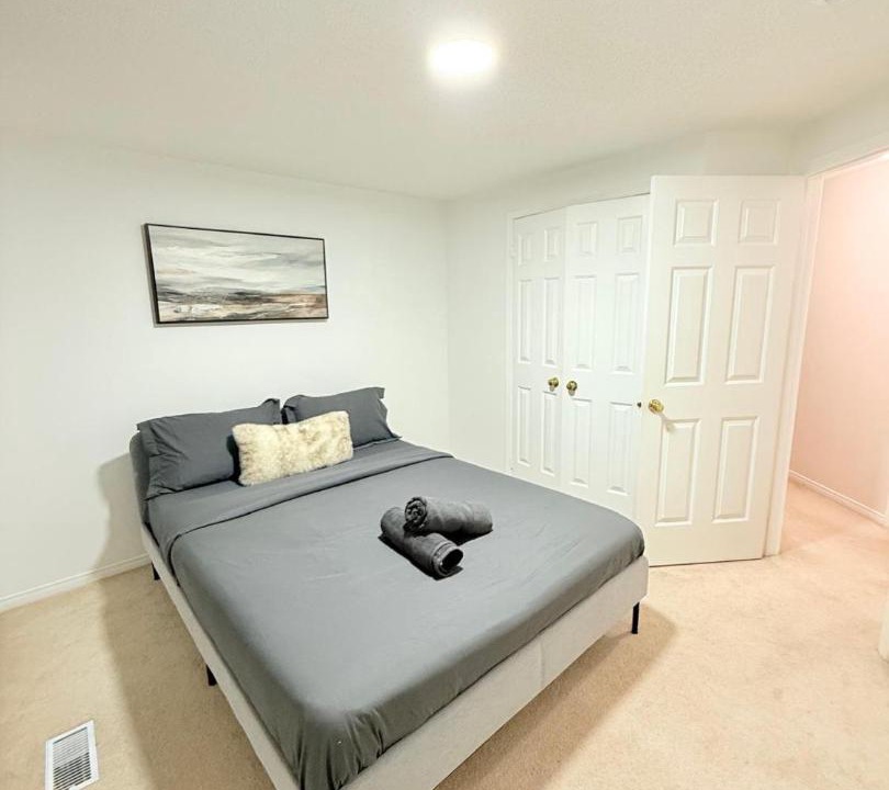 Photo of Bedroom in Erin Mills