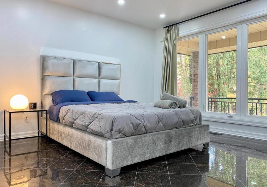 Photo of Bedroom in Richmond Hill