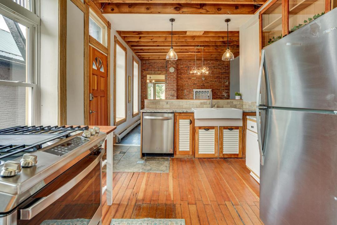 Photo of Kitchen in Capitol