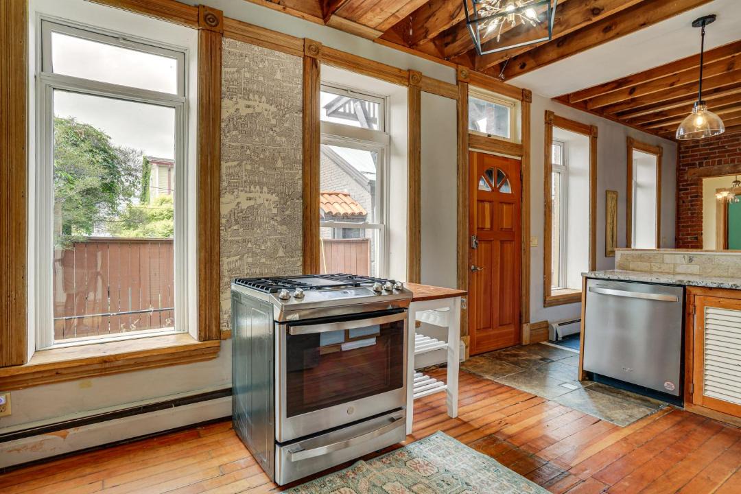 Photo of Kitchen in Capitol