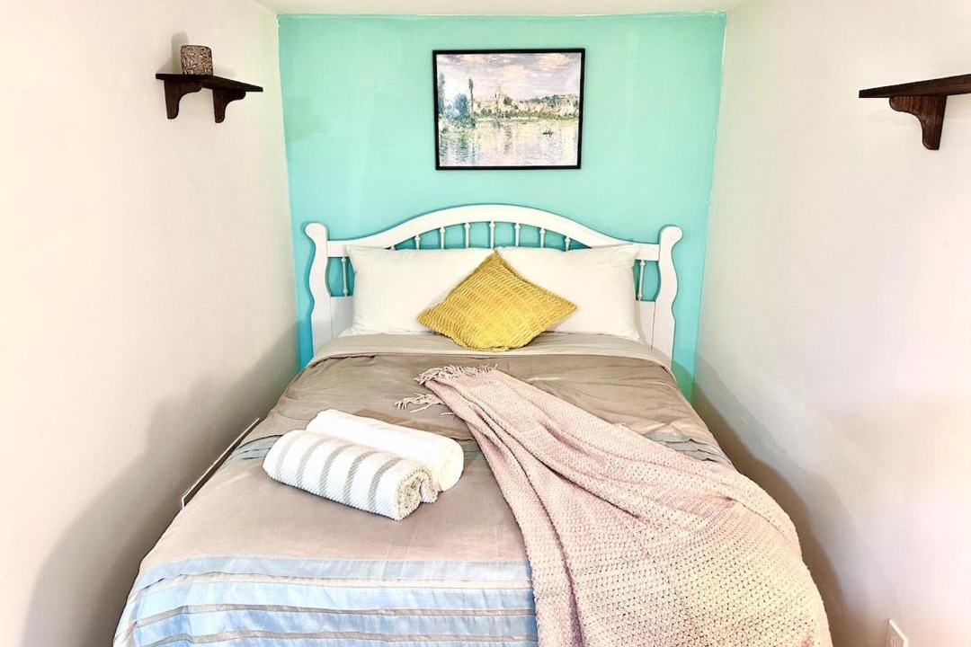 Photo of Bedroom in Port Colborne