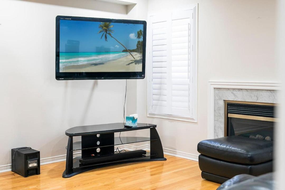 Photo of Livingroom in Churchill Meadows
