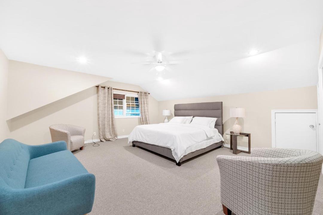 Photo of Bedroom in Puce