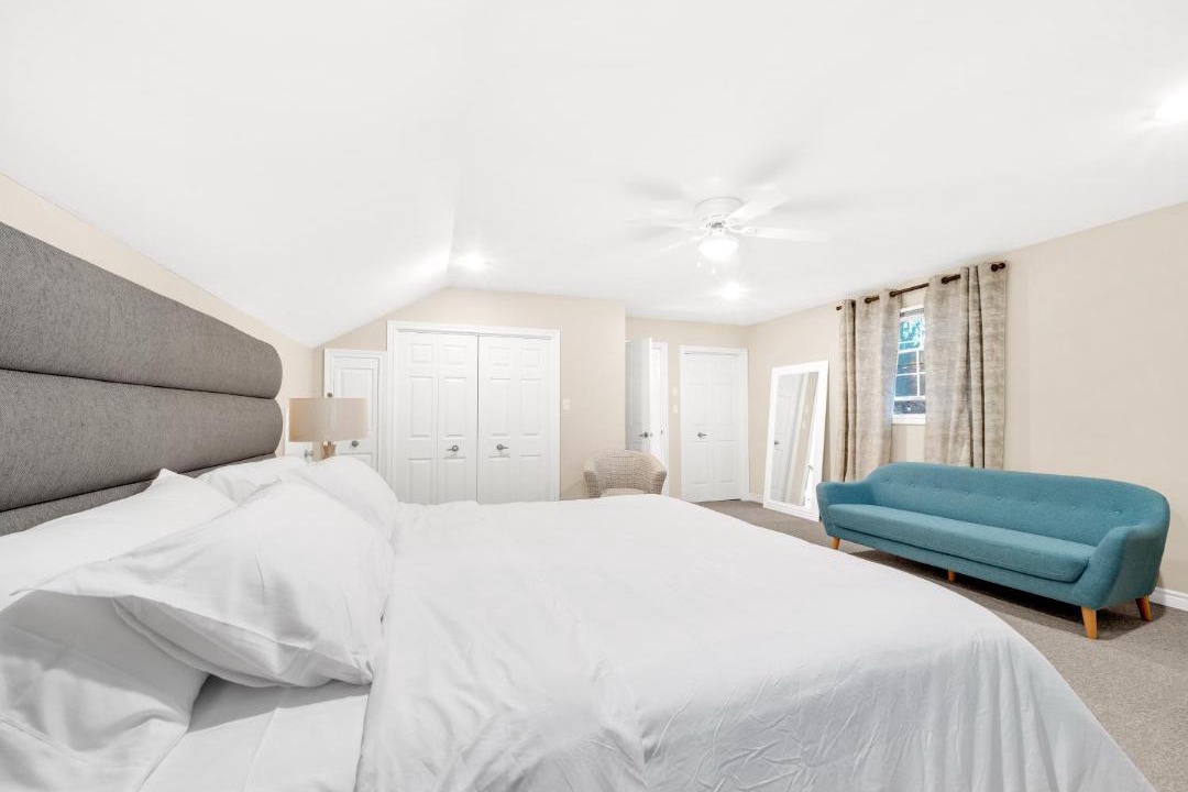 Photo of Bedroom in Puce