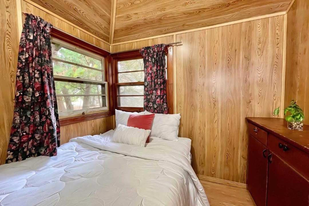 Photo of Bedroom in Rosedale